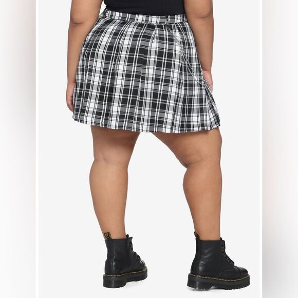 Hot Topic Black & White Plaid O-Ring Chain Skirt  size XL - Picture 2 of 6